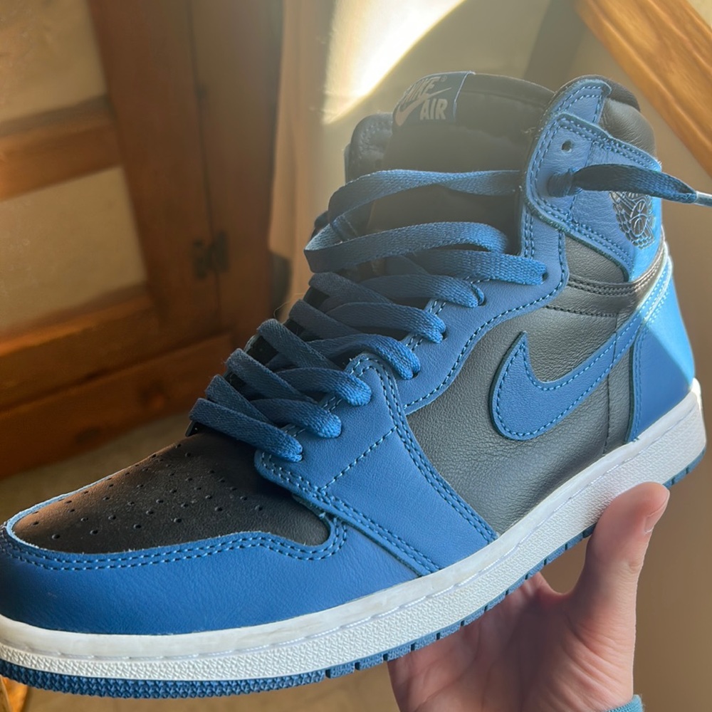 Air Jordan 1 Retro High OG “Dark Marina”